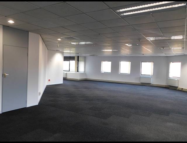542M² OFFICE TO LET IN PARKTOWN